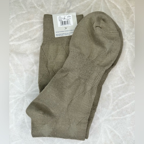 Kohl’s Men’s Argyle Print Tan Socks - Picture 2 of 2